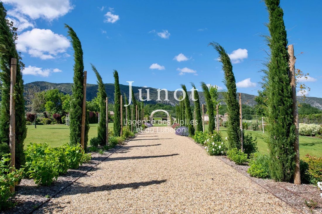 Country House in Oppède, Provence-Alpes-Côte d'Azur, France 5 - 17302899