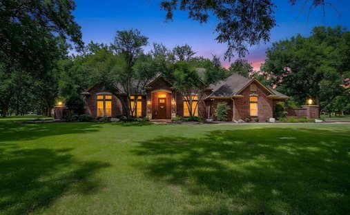 House in Granbury, Texas, United States 1