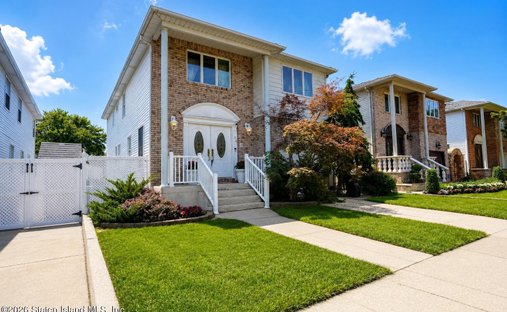 House in New York, New York, United States 1