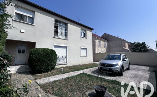 House in Bois Saint Denis, Tremblay-en-France, France 1
