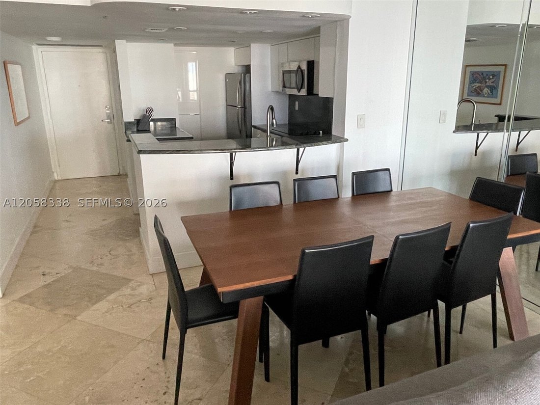 Condo in Miami, Florida, United States 4 - 18493443