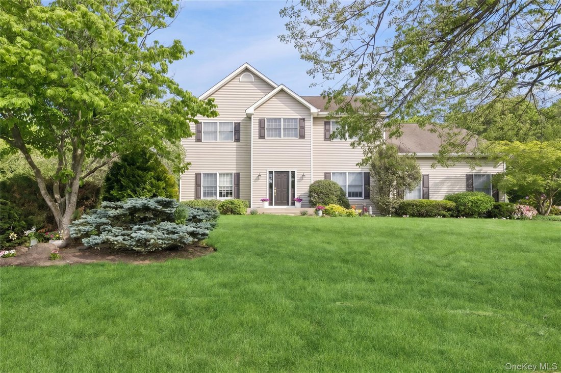 House in Melville, New York, United States 1 - 18495062