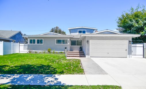 House in Signal Hill, California, United States 1