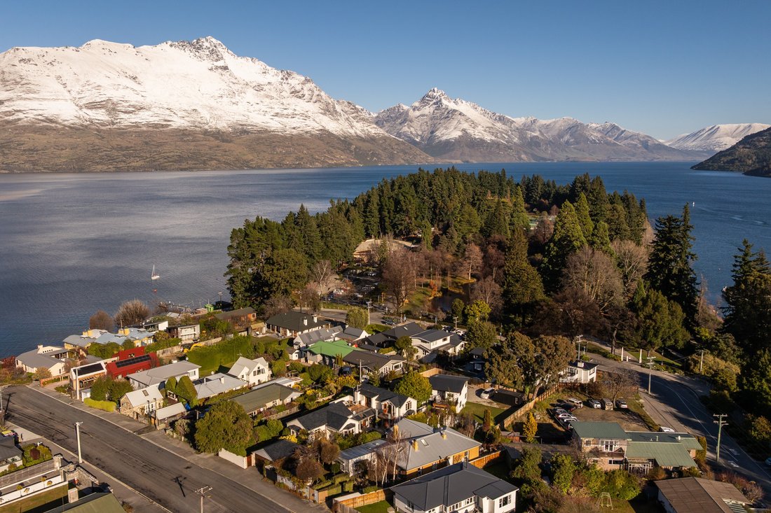 House in Queenstown, Otago, New Zealand 5 - 18323581