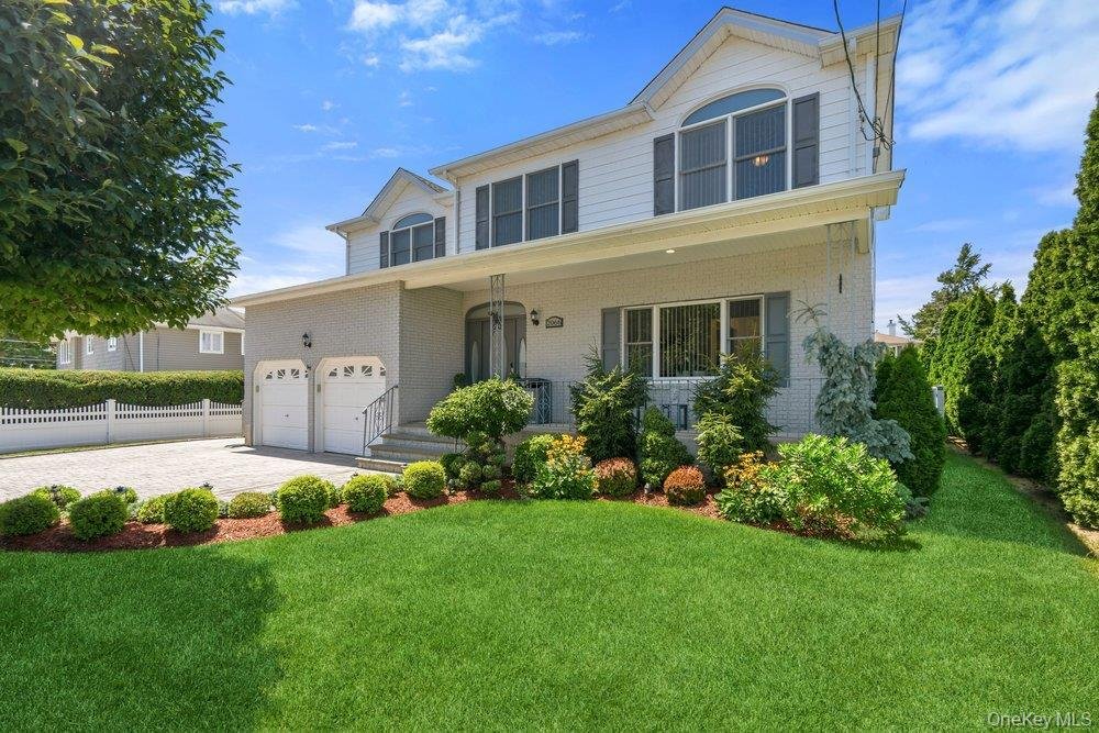 House in Seaford, New York, United States 1 - 18495023