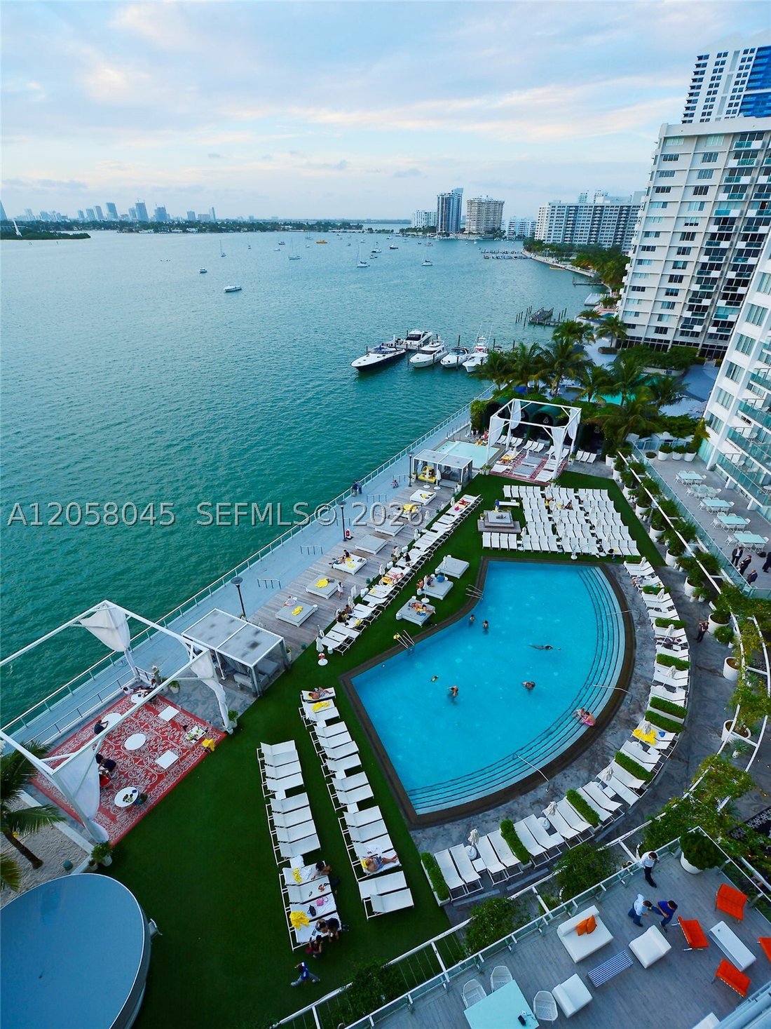 Condo in Miami Beach, Florida, United States 4 - 18493489