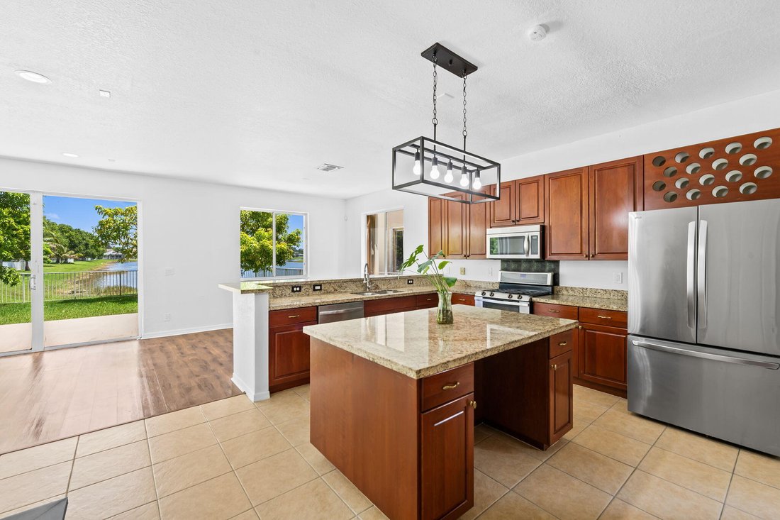 House in Pembroke Pines, Florida, United States 5 - 18493989