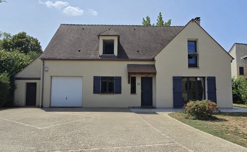 House in Rochefort-en-Yvelines, Ile-de-France, France 1
