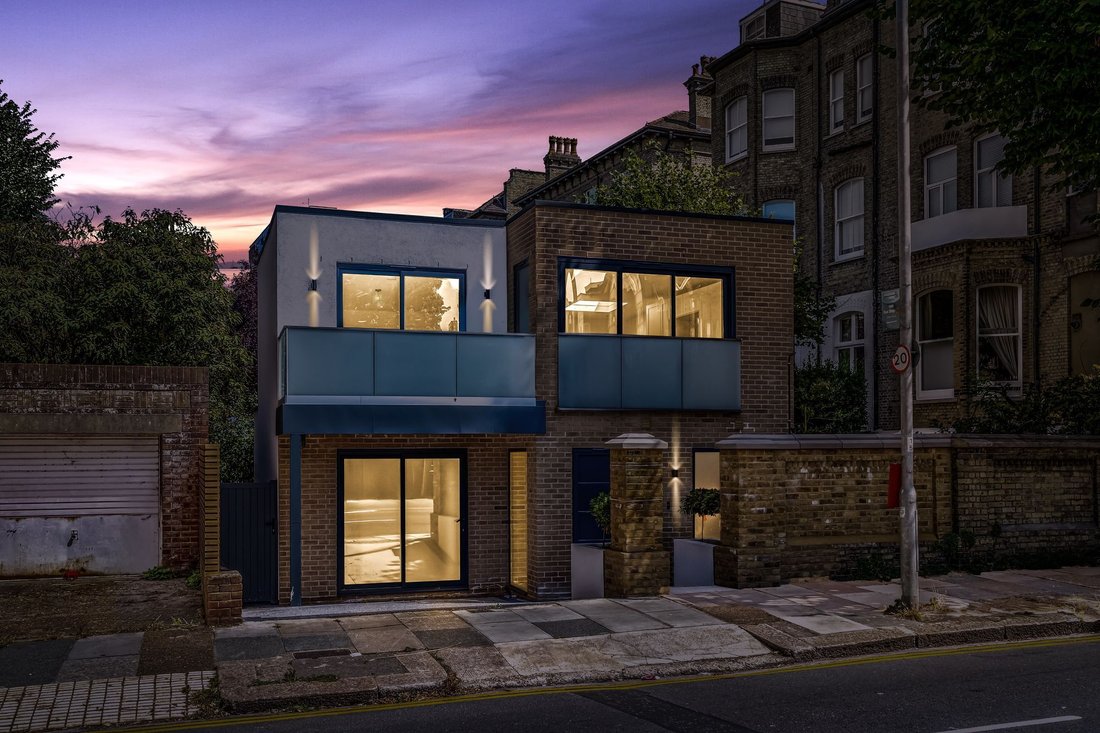 House in Palmeria, Hove, England 1 - 18495014