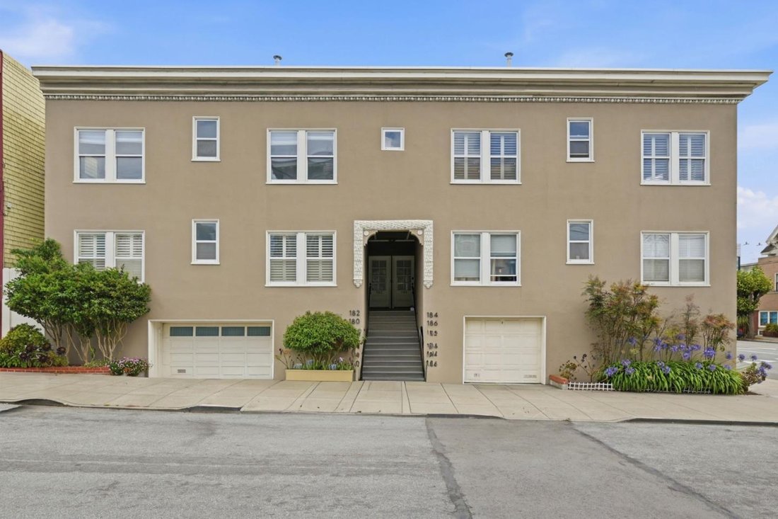 Condo in San Francisco, California, United States 2 - 18493136
