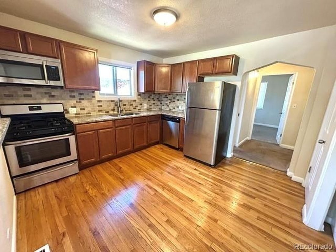 Englewood, Colorado, United States 3 - 18493098