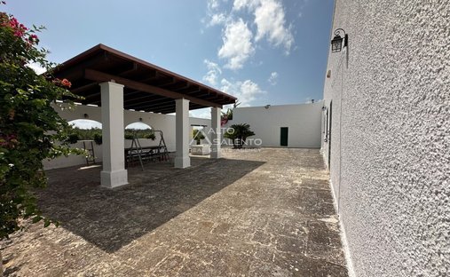 Estate in San Vito dei Normanni, Apulia, Italy 1
