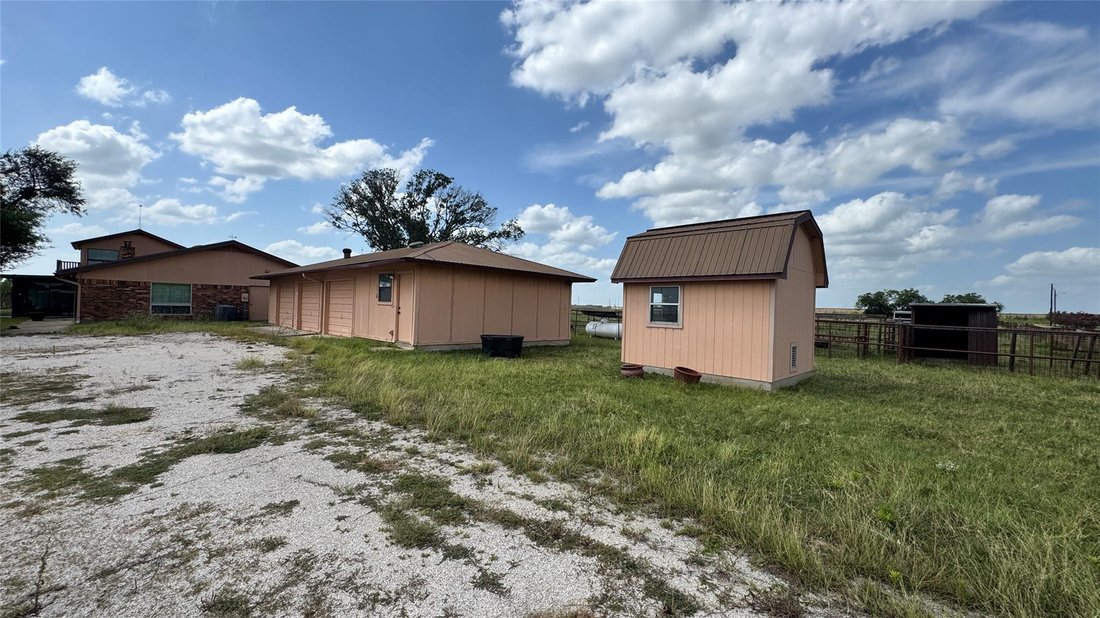 House in Elgin, Texas, United States 5 - 18493318