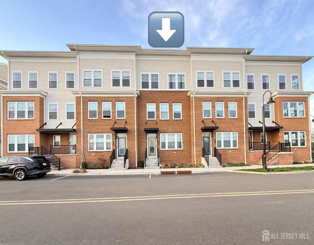 Condo in North Brunswick Township, New Jersey, United States 3 - 18492301