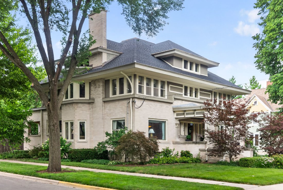 House in Aurora, Illinois, United States 3 - 18494679