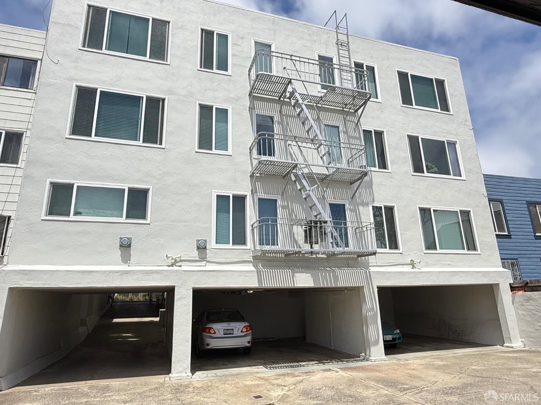 San Francisco, California, United States 4 - 18494358