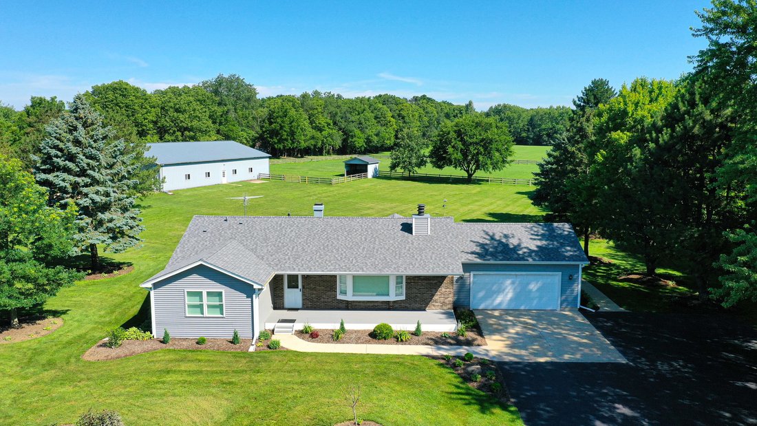 House in Fox Lake, Illinois, United States 1 - 18494711