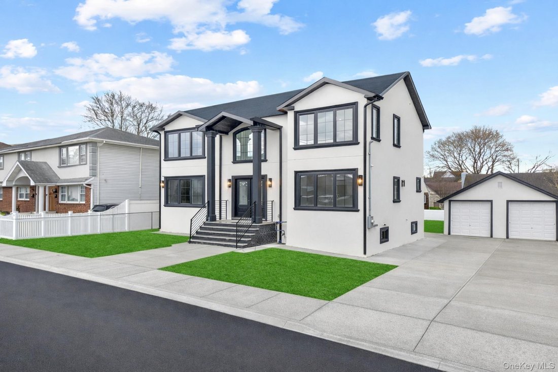 House in Elmont, New York, United States 2 - 18493440
