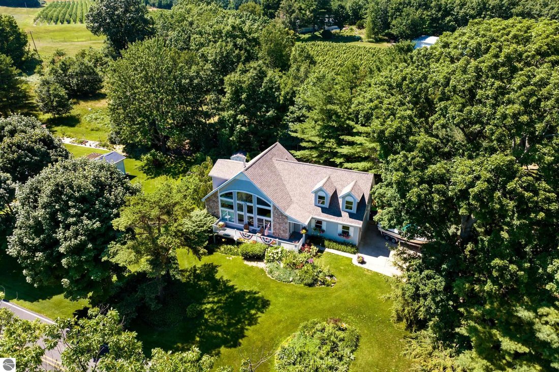 House in Traverse City, Michigan, United States 2 - 18494978