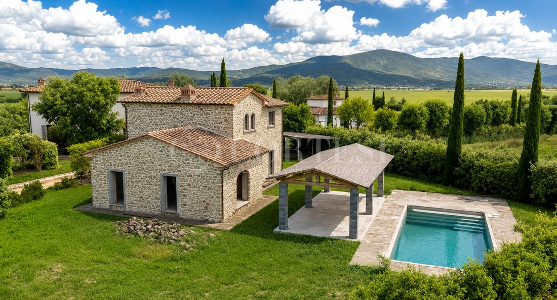 Villa in Center, Cortona, Tuscany 1 - 18495101