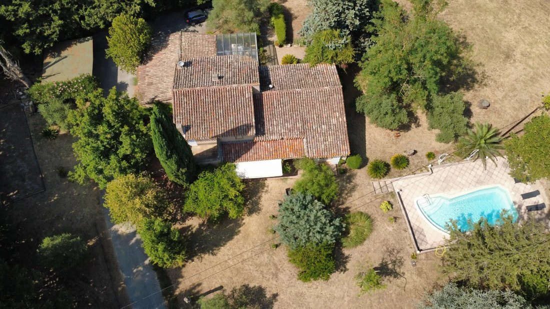 House in Les Freres-Les Cancades-Les Ginestes, Le Beausset, France 1 - 18298082