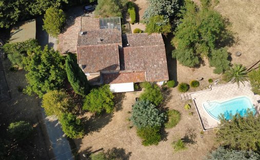 House in Les Freres-Les Cancades-Les Ginestes, Le Beausset, France 1