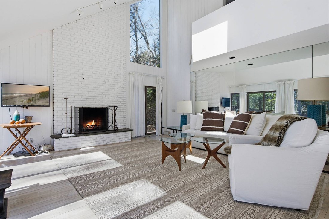 House in East Hampton, New York, United States 4 - 17331877
