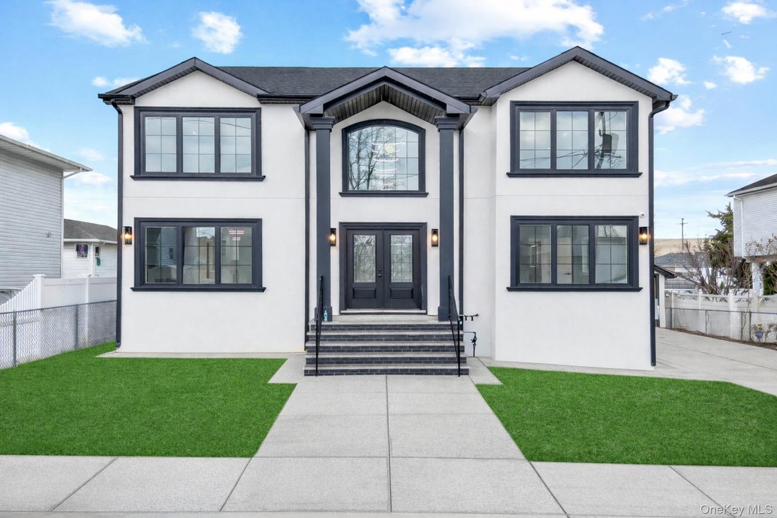 House in Elmont, New York, United States 1 - 18493440