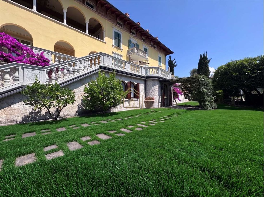 Apartment in Gardone Riviera, Lombardy, Italy 2 - 18495094