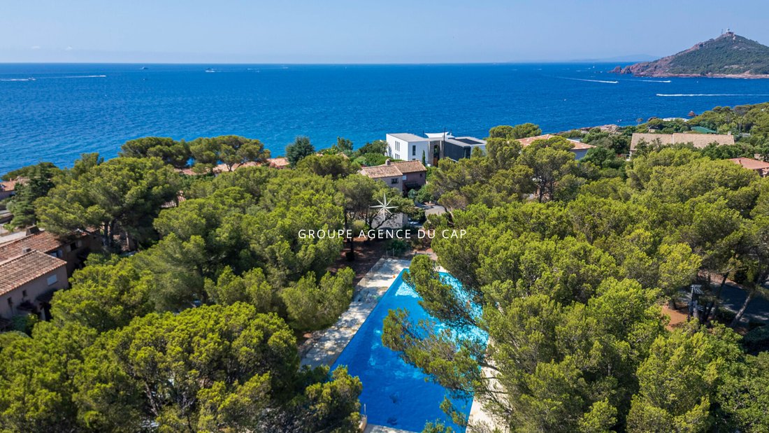 Villa in Le Dramont-Agay-Anthéor-Le Trayas, Saint-Raphaël, France 4 - 18495671