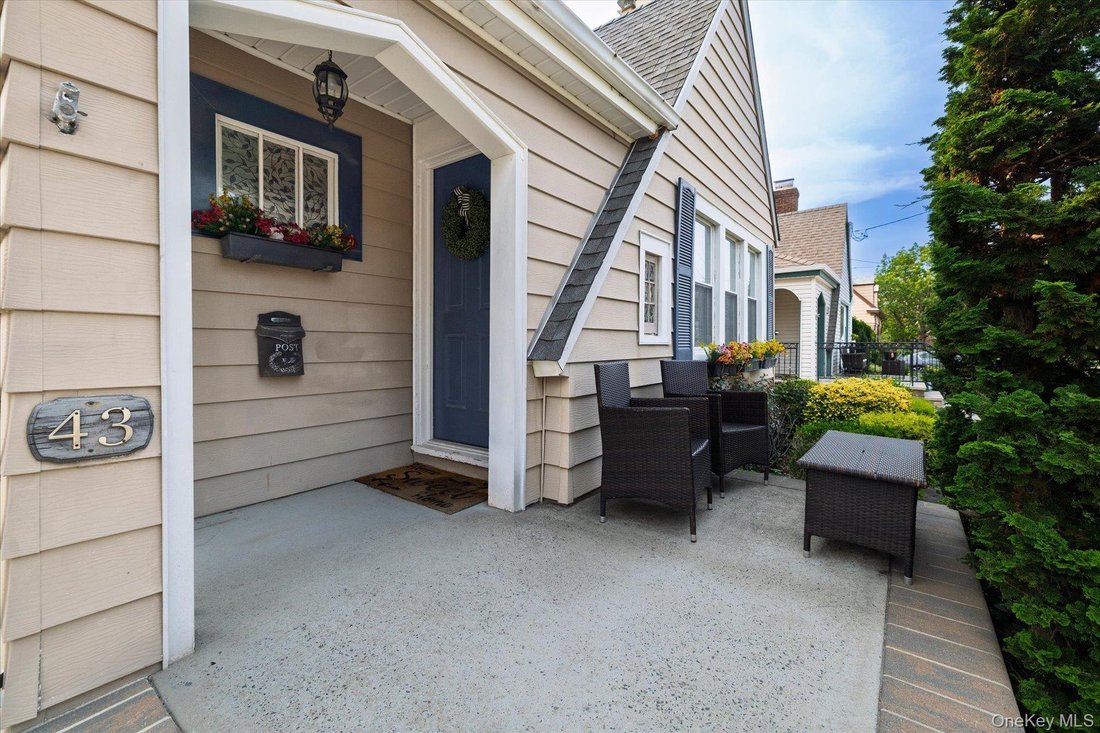House in Malverne, New York, United States 2 - 18492309