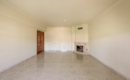 Apartment in Carnaxide e Queijas, Lisbon, Portugal 1