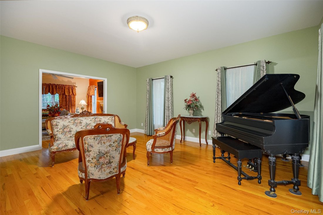 House in Holmes, New York, United States 4 - 18495020