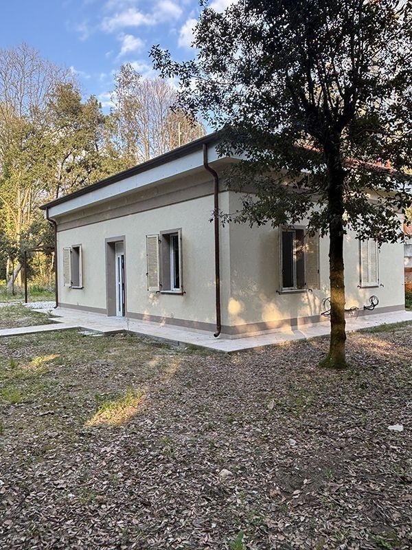 House in Ronchi, Massa, Italy 4 - 18495121