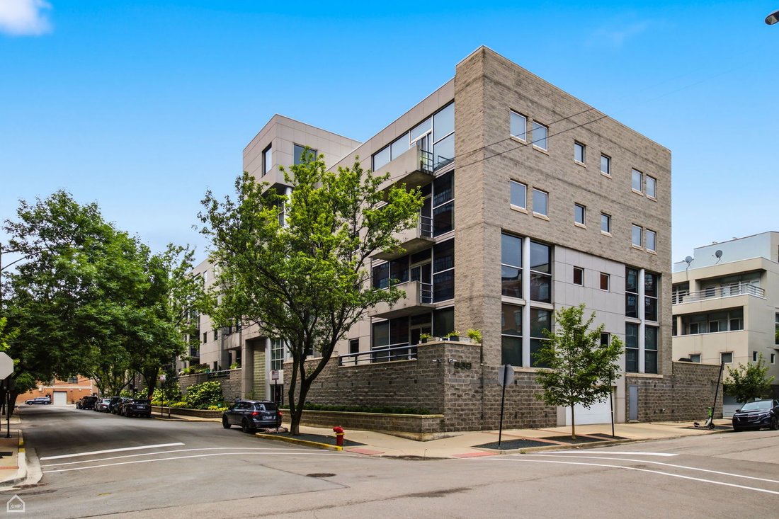 Condo in Naperville, Illinois, United States 2 - 18494685