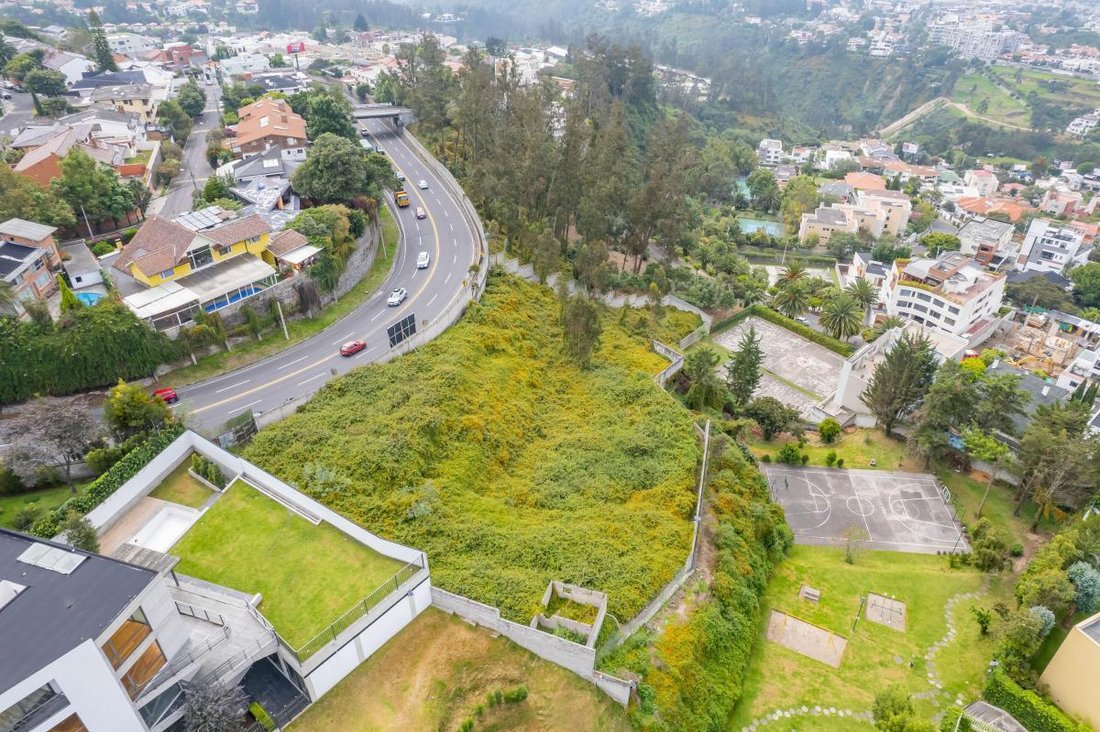Land in Quito, Pichincha, Ecuador 5 - 18492603