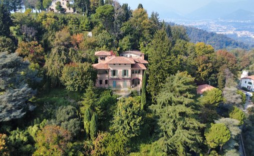 Villa in Bergamo, Lombardy, Italy 1