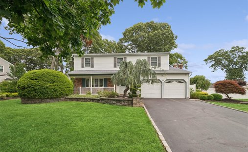 House in Centereach, New York, United States 1