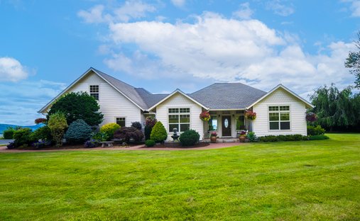 House in Mossyrock, Washington, United States 1