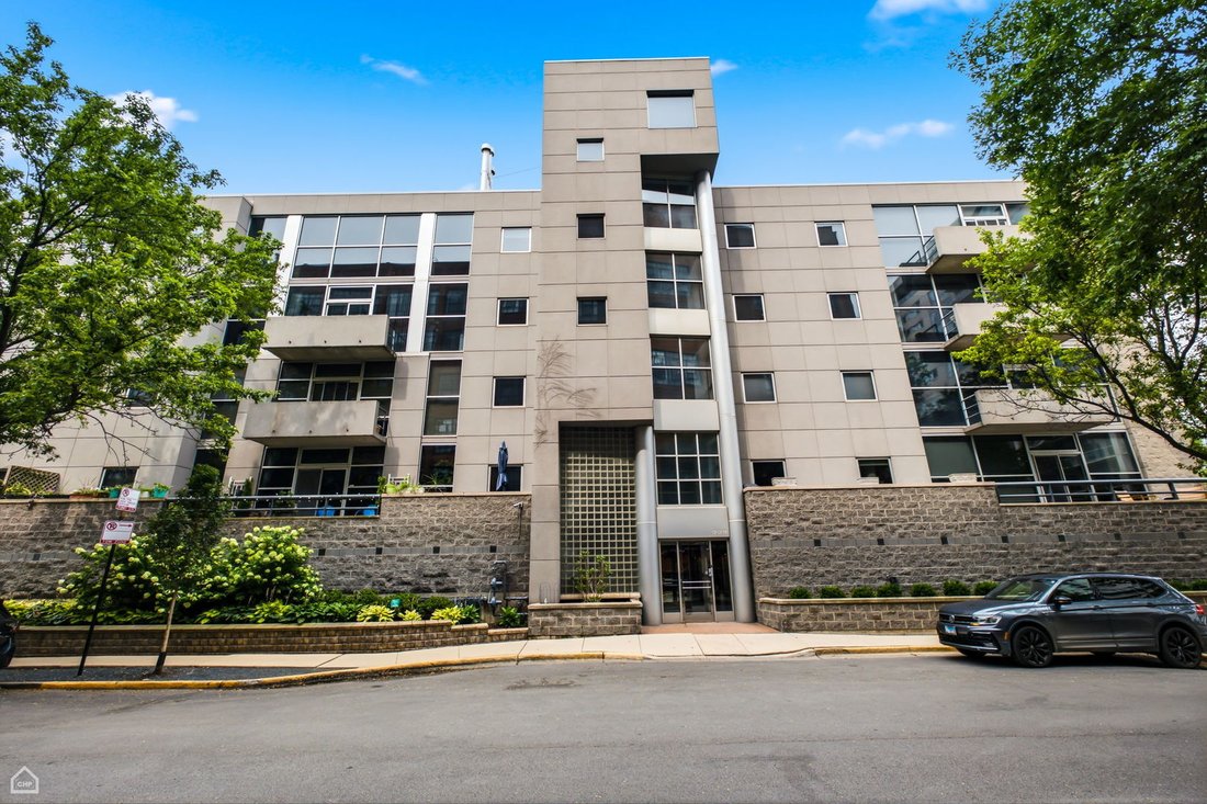 Condo in Naperville, Illinois, United States 1 - 18494685
