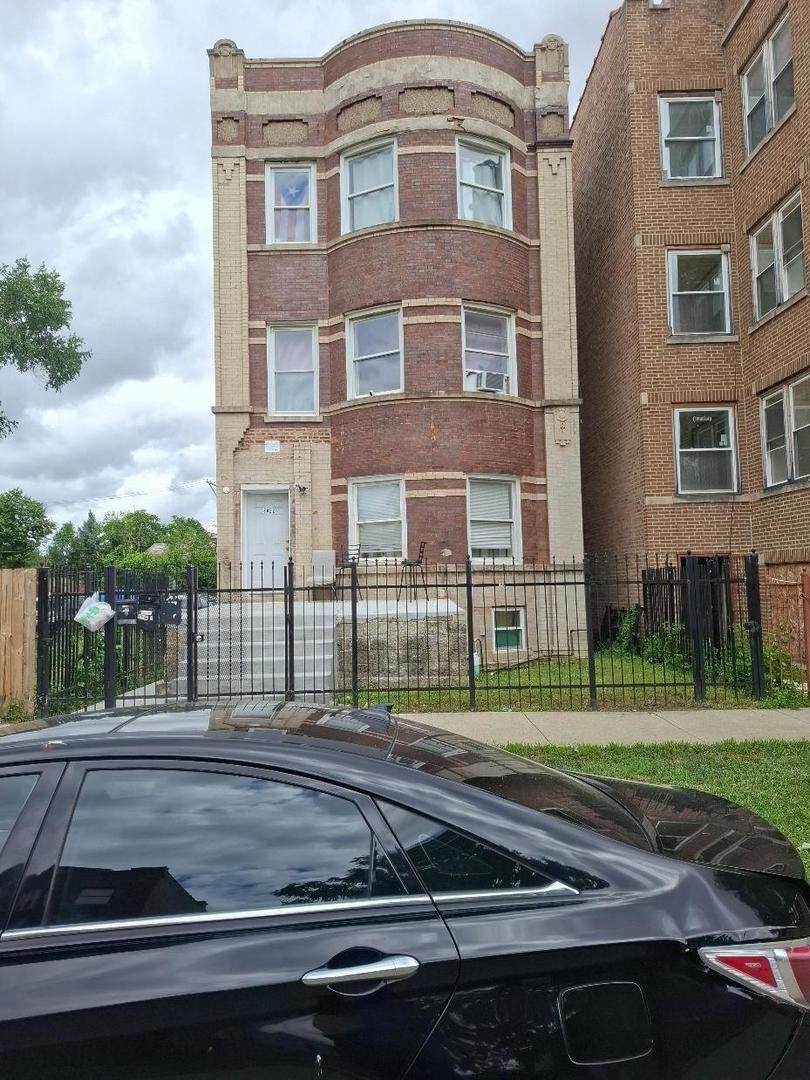 Chicago, Illinois, United States 1 - 18494703