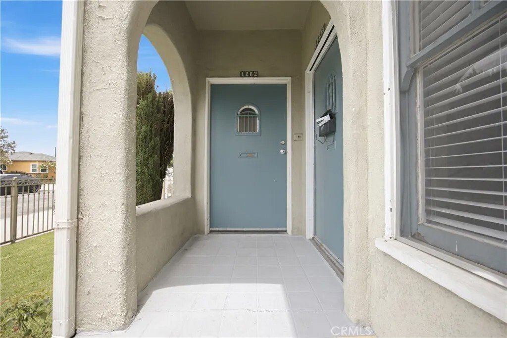 East Los Angeles, California, United States 5 - 18493594