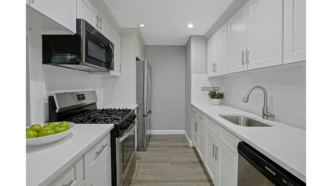 Condo in New Rochelle, New York, United States 5 - 18063765