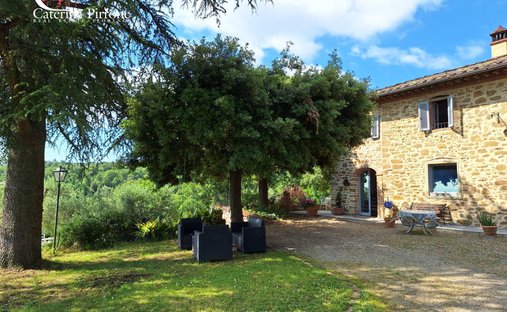 Country House in Monte San Savino, Tuscany, Italy 1