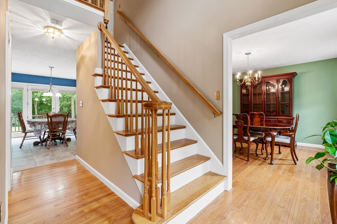 House in Shrewsbury, Massachusetts, United States 3 - 18492150
