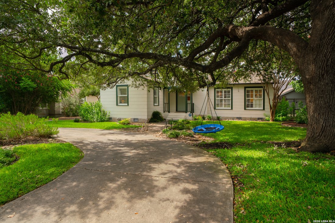 House in San Antonio, Texas, United States 3 - 18494912