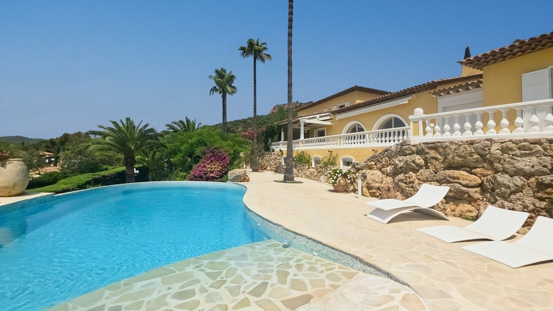 Villa in Le Dramont-Agay-Anthéor-Le Trayas, Saint-Raphaël, France 1 - 18494279