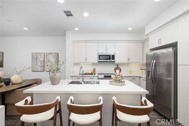 Condo in Covina, California, United States 3 - 18155720