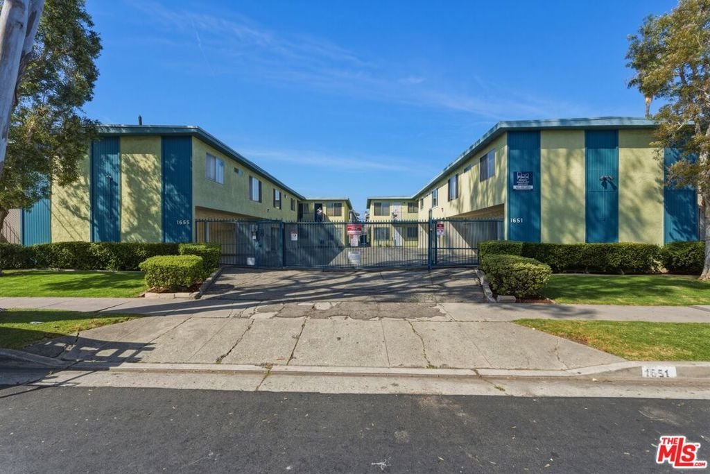Torrance, California, United States 1 - 18494440