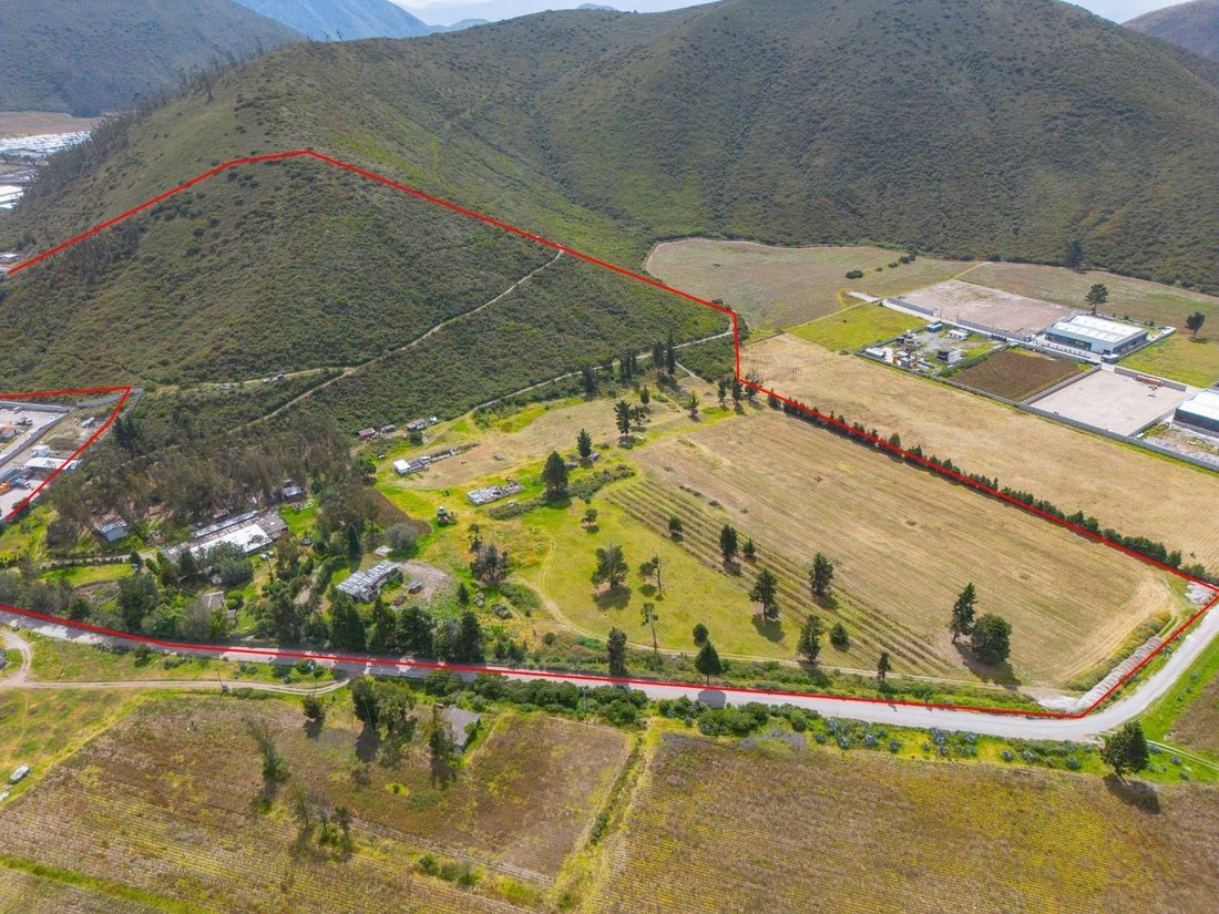 Land in Quito, Pichincha, Ecuador 1 - 18492609